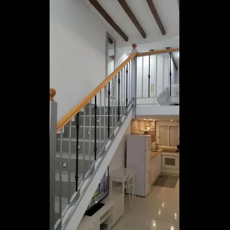 Apartment Stunning Loft Air Conditioning, Impressive Modern Conversion *