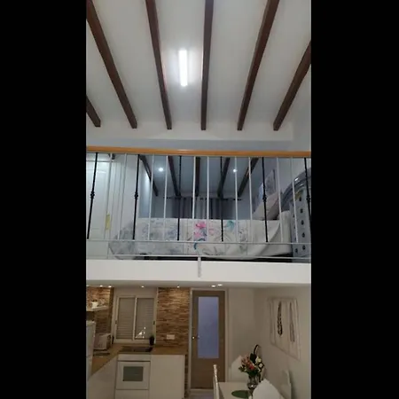 Stunning Loft Air Conditioning, Impressive Modern Conversion Apartment *
